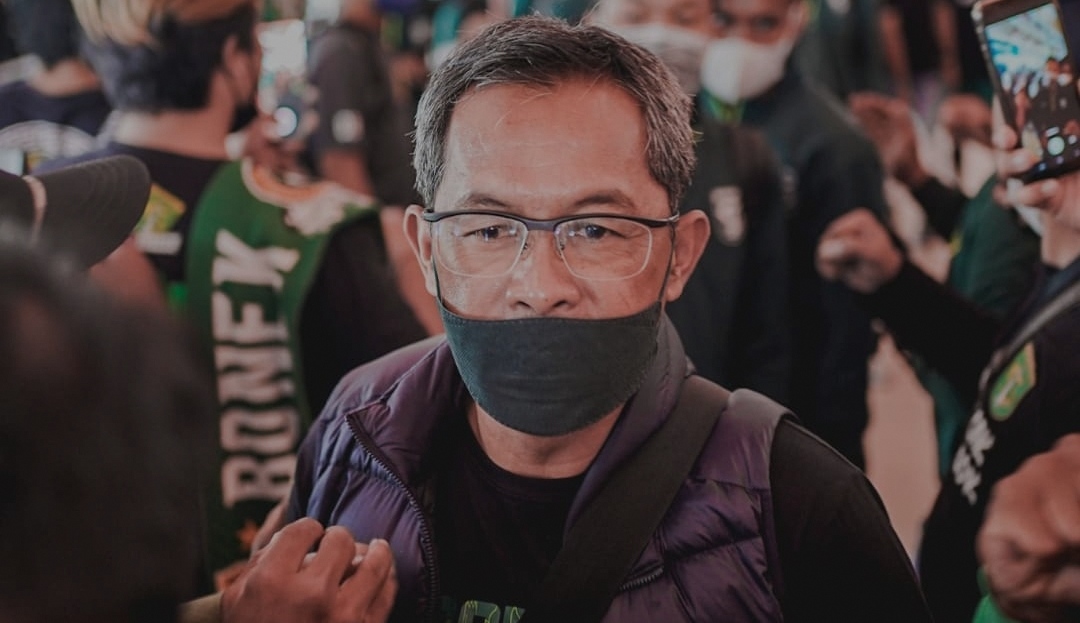 Pelatih-Persebaya-Surabaya-Aji-Santoso.jpg