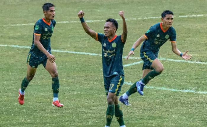 Pemain-Persipal-BU-merayakan-gol-pada-Liga-2-2023.jpg