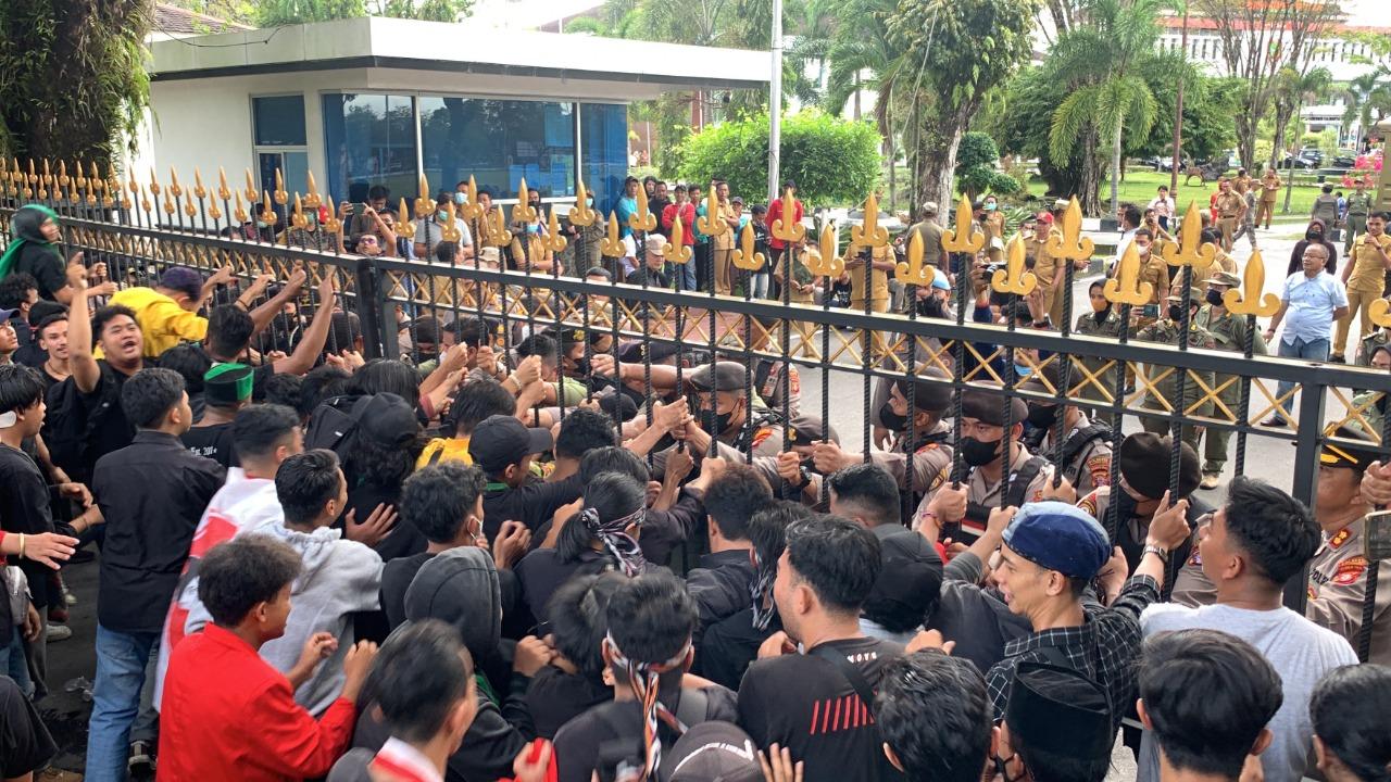 Kali ke-3 Lakukan Aksi Unjuk Rasa, Massa GERAM Tak Digubris Oleh Gubernur dan Wagub Kalteng