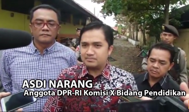 asdi-narang-anggota-dpr-ri-komisi-x-bidang-pendidikan-asal-kalimantan-tengah_20170801_165727.jpg