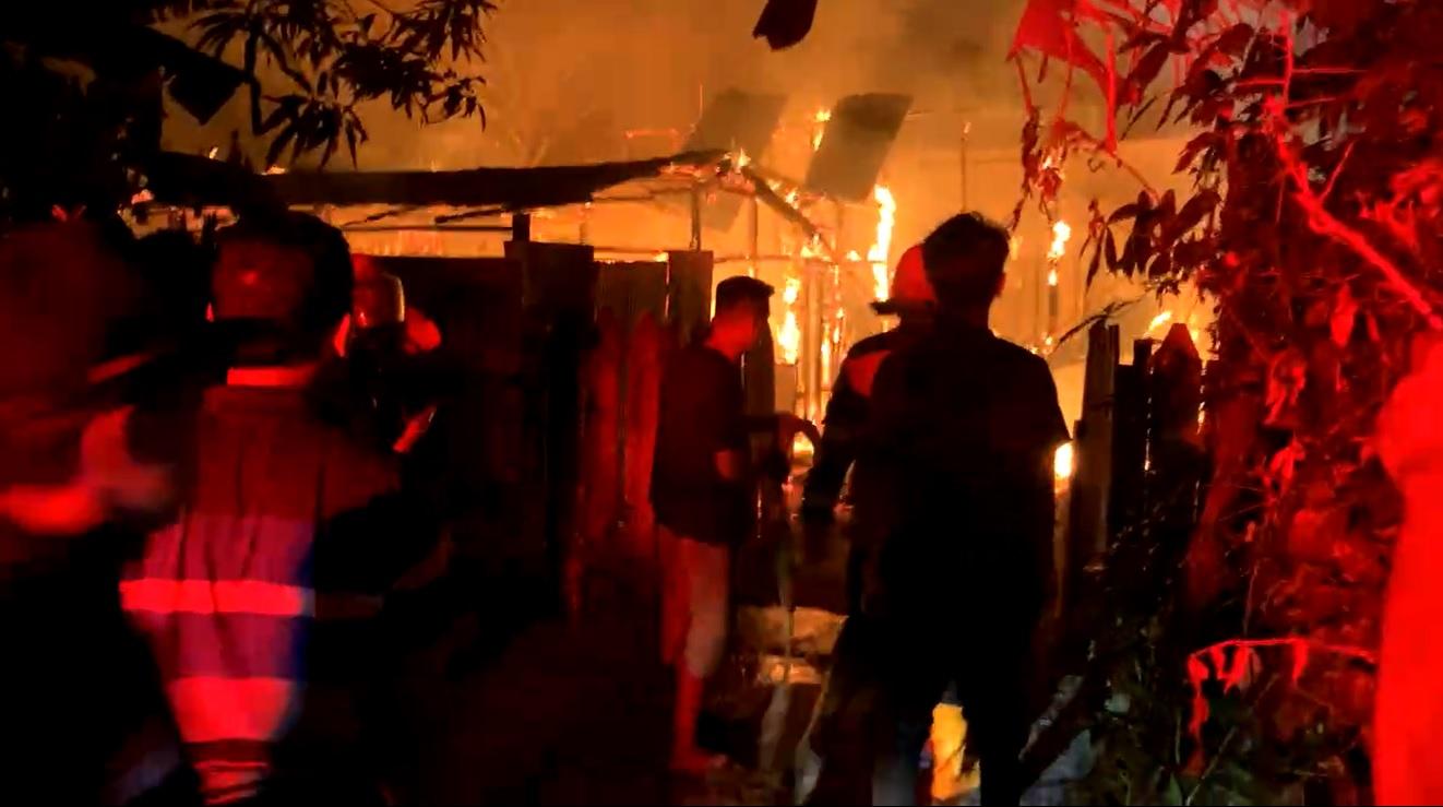 BREAKING NEWS, Api Berkobar di Temanggung Tilung, Terjadi di Tengah Pemadaman Listrik Sejak Siang