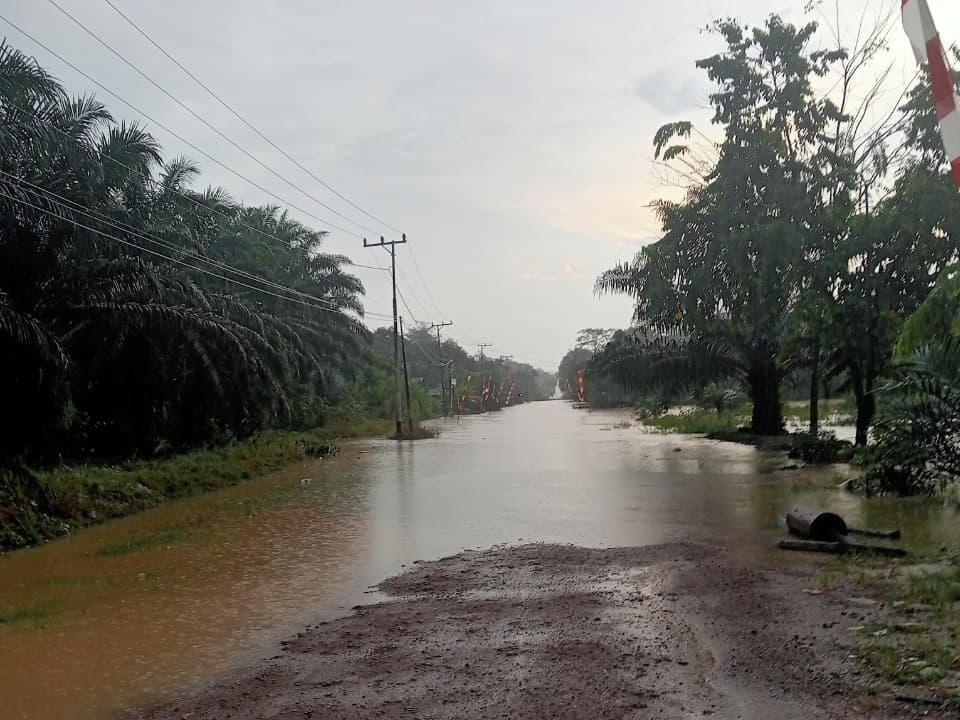 banjir-di-parenggean.jpg