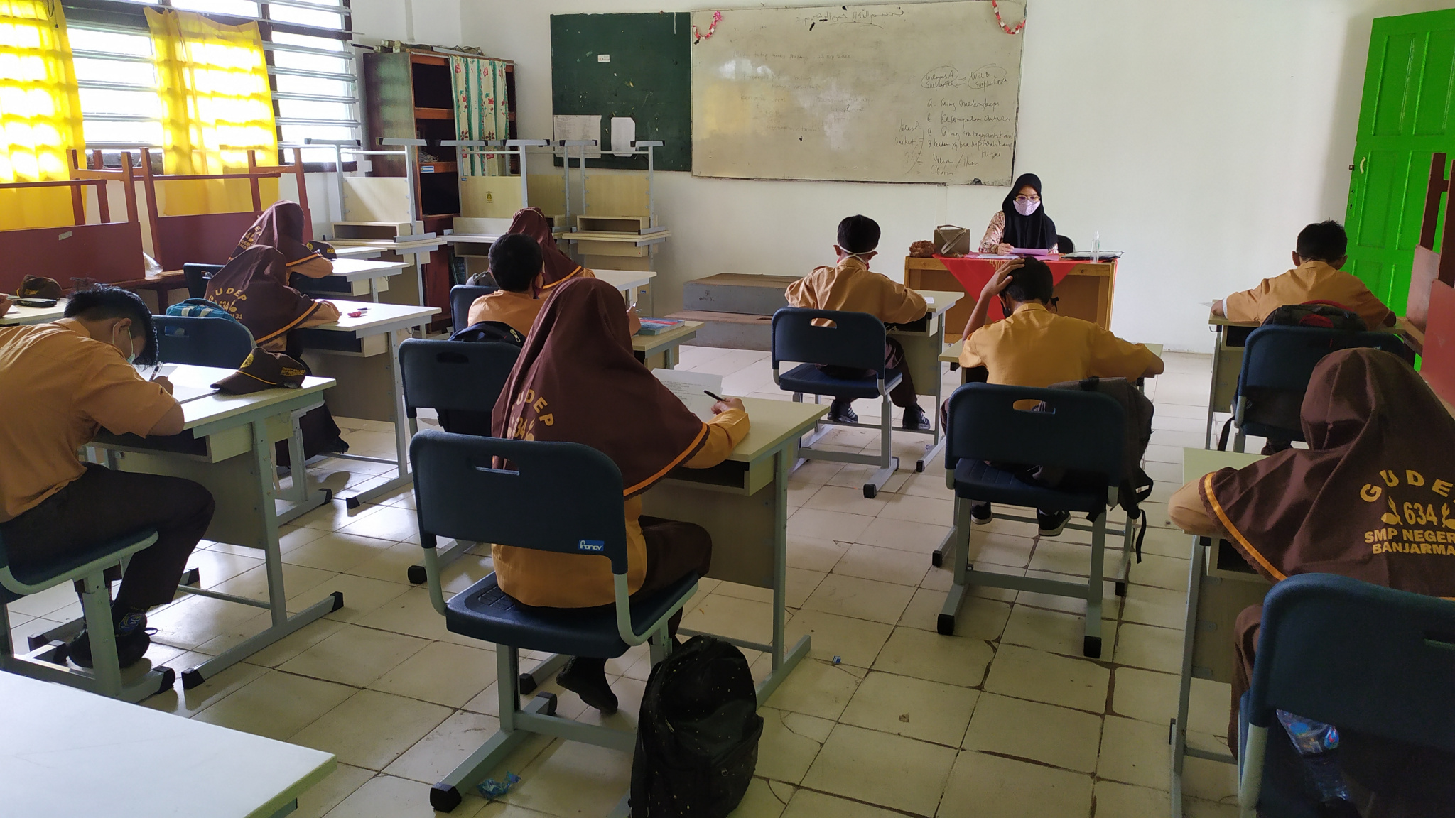 belajar-tatap-muka-kalsel-suasana-hari-terakhir-belajar-tatap-mukaeqqe.jpg