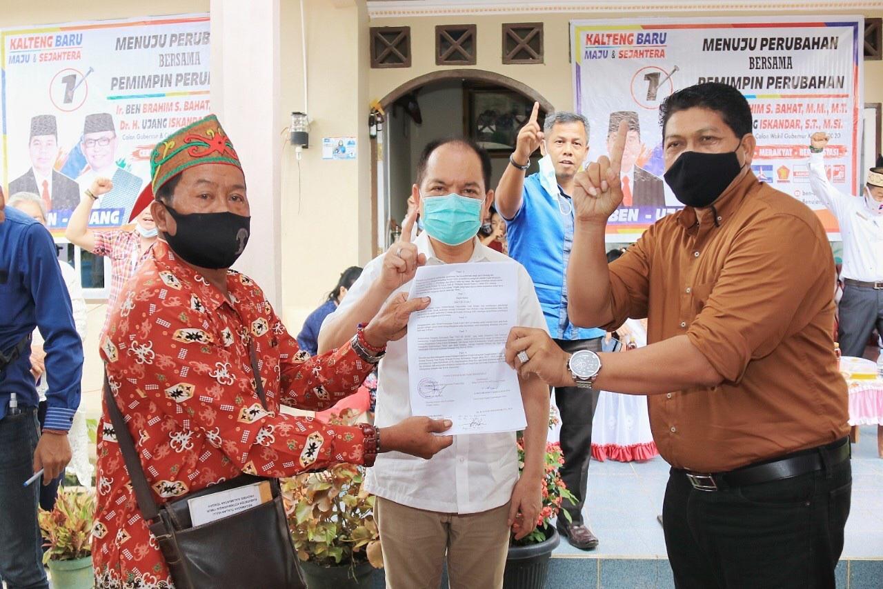 ben-bahat-menandatangani-kontrak-politik-sebagai-wujud-keseriusann.jpg