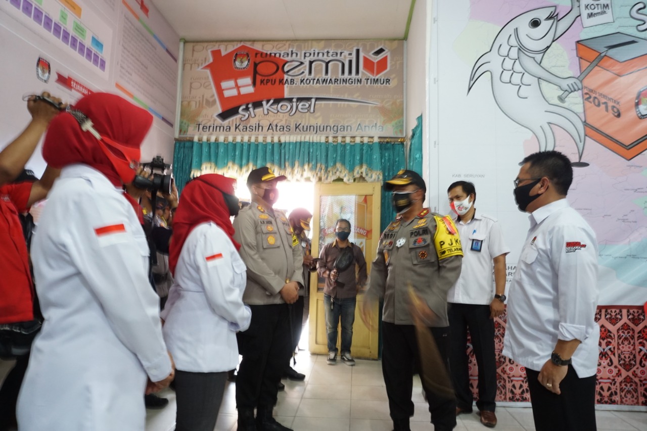 kapolda-kalteng-irjen-pol-dedi-prasetyo-saat-memantau-pengamanan-tahapan-pilkada.jpg