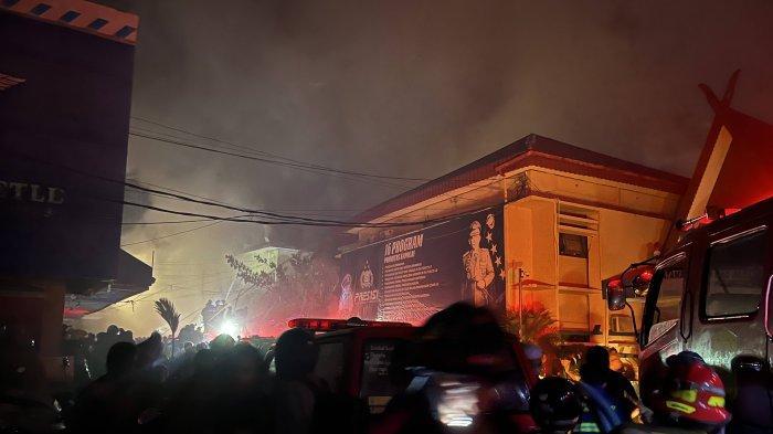 kebakaran-di-mapolda-kalsel.jpg