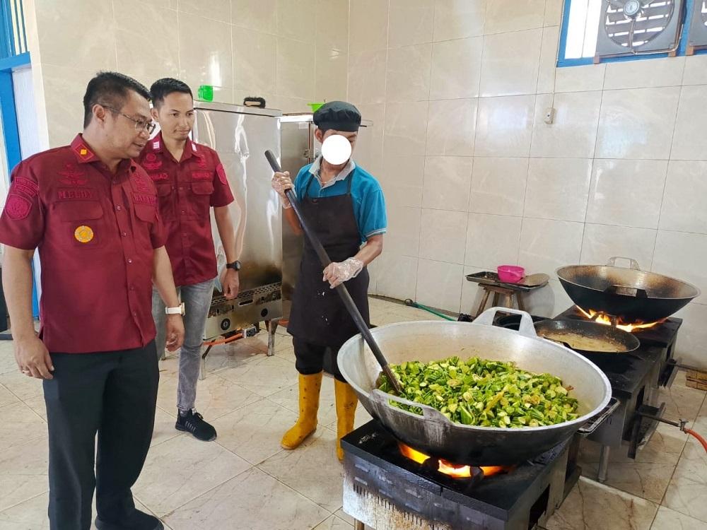 Lapas Sampit Cek Pendistribusian dan Makanan Warga Binaan, Meldy Putera: Kebutuhan Gizi
