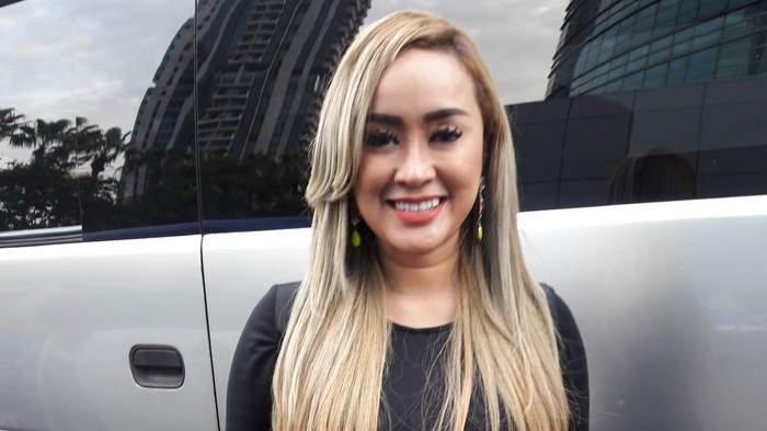 Jadi Tersangka Kasus Pencemaran Nama Baik Syahrini, Lia Ladysta Ajak Istri Reino Barack Damai