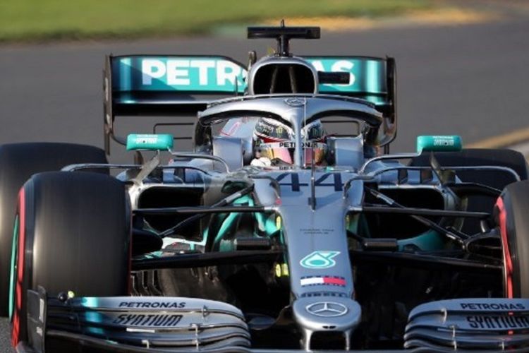 Formula 1 GP Bahrain Berlangsung Sengit dan Diwarnai Kecelakaan, Lewis Hamilton Pun Juara