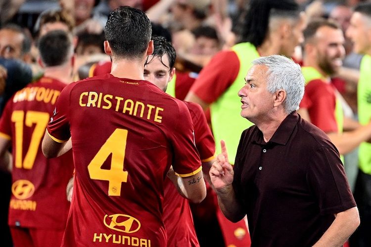 pelatih-as-roma-liga-italia-jose-mourinho.jpg