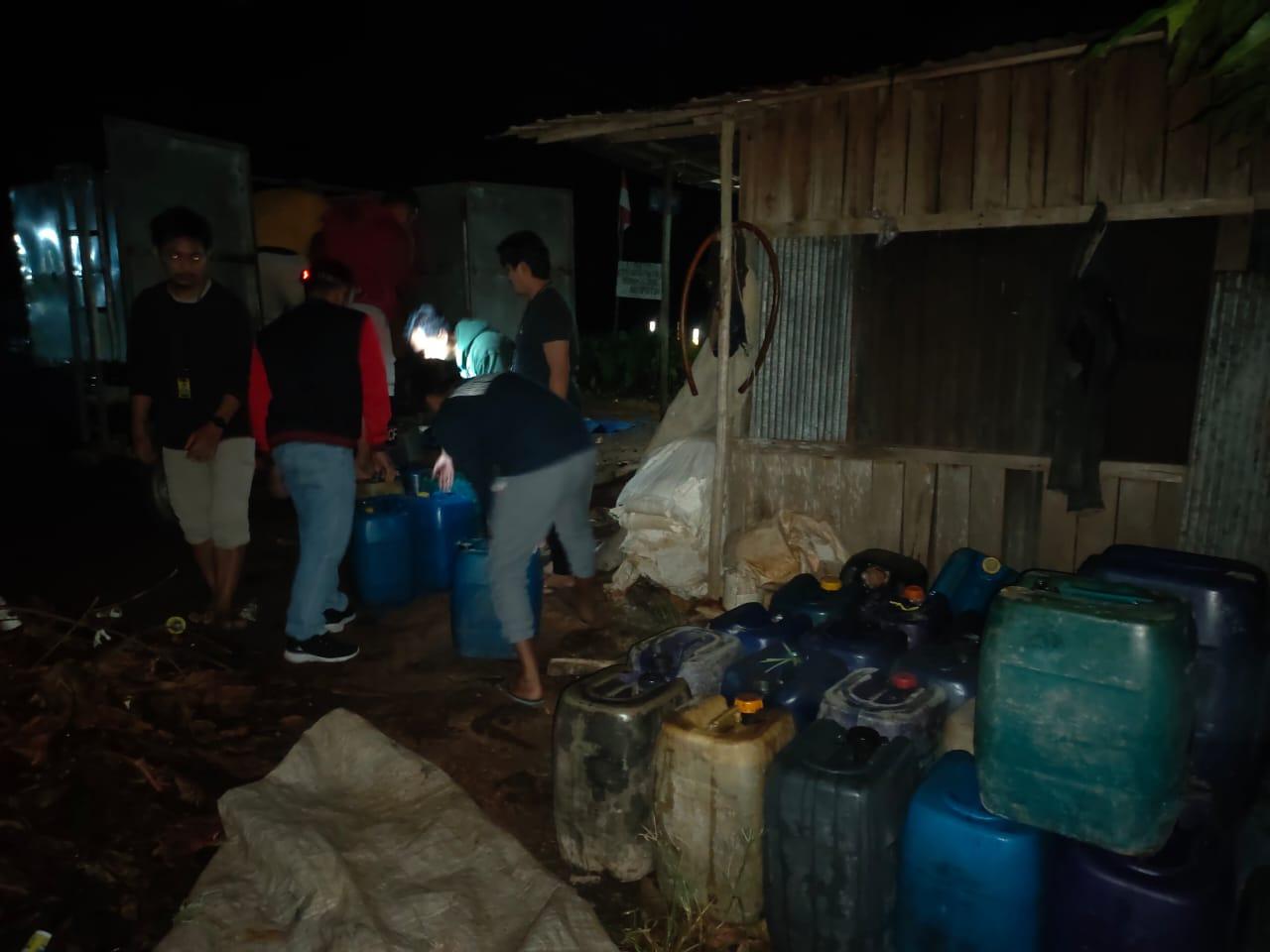 penimbun-BBM-di-kapuass-lgggiii.jpg