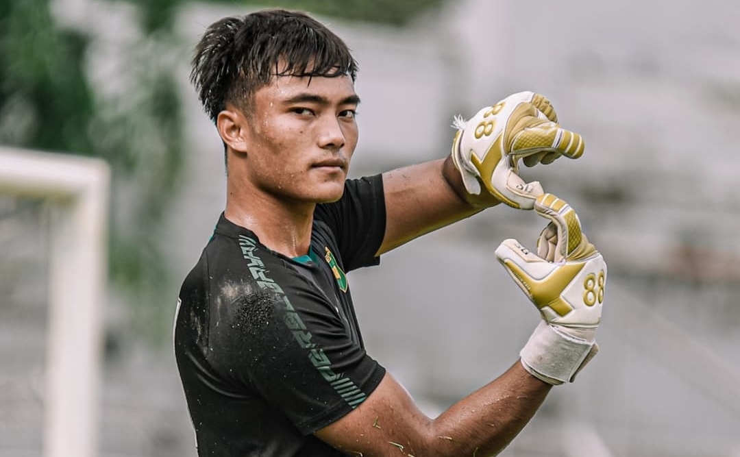 persebaya-surabaya-ernando-ari-timnas-indonesia-piala-aff-2021.jpg