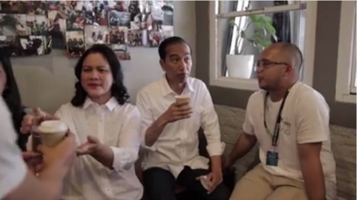 presiden-jokowi-dan-keluarga-hangout-di-kedai-kopi-tuku_20170704_101207.jpg