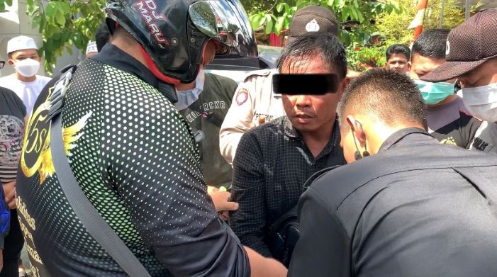 Seorang Pria di Palangkaraya Mengamuk Tanpa Sebab, Pukul Warga & Tukang Ojek Online