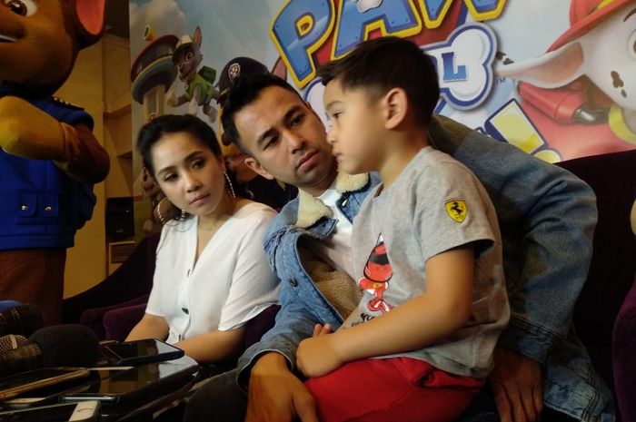 raffi-ahmad-ditemani-nagita-slavina-dan-rafathar-saat-gridid.jpg