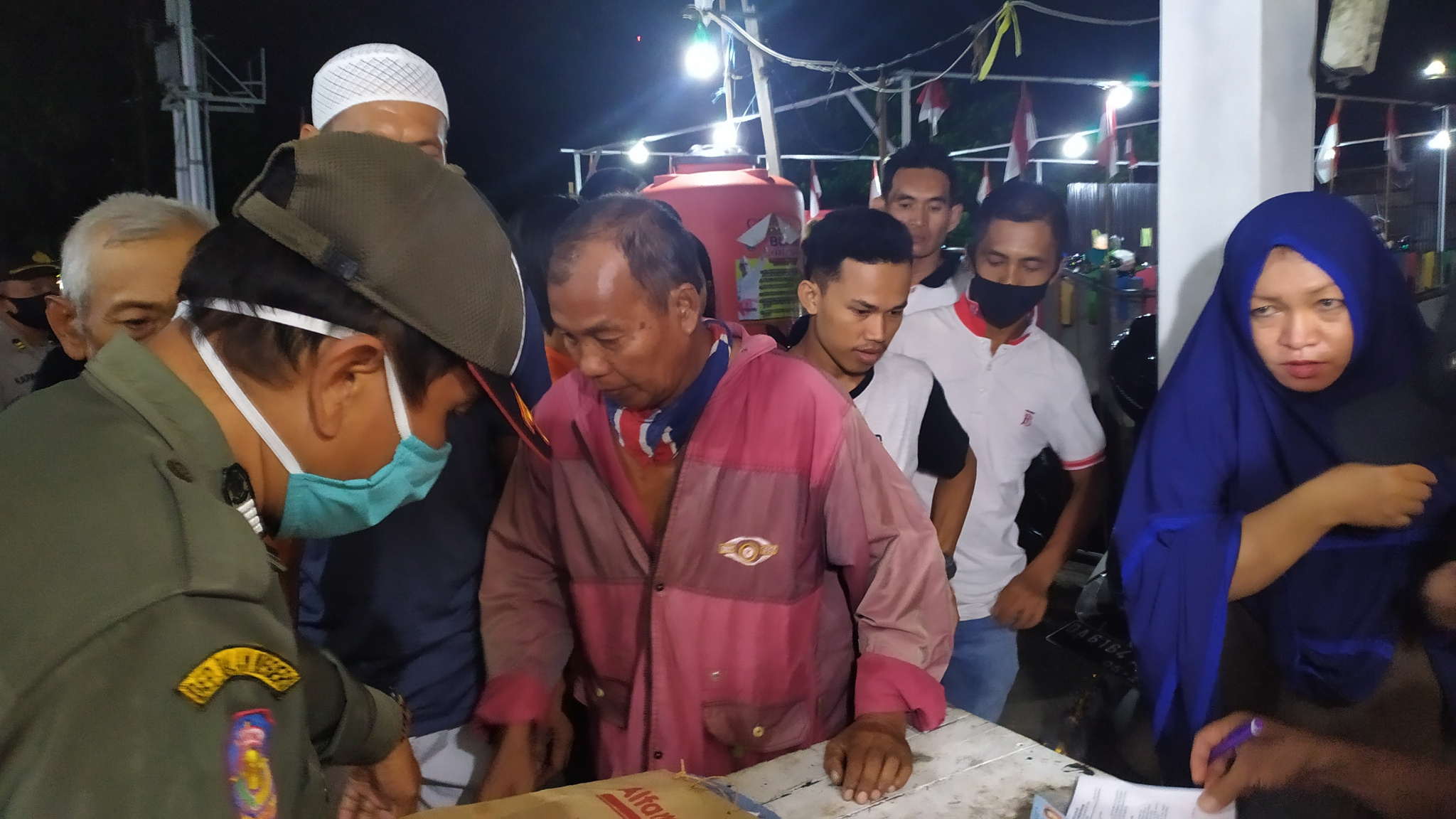 Tak Pakai Masker, Puluhan Warga Banjarmasin Digiring ke Halaman Parkir Pasar Tungging