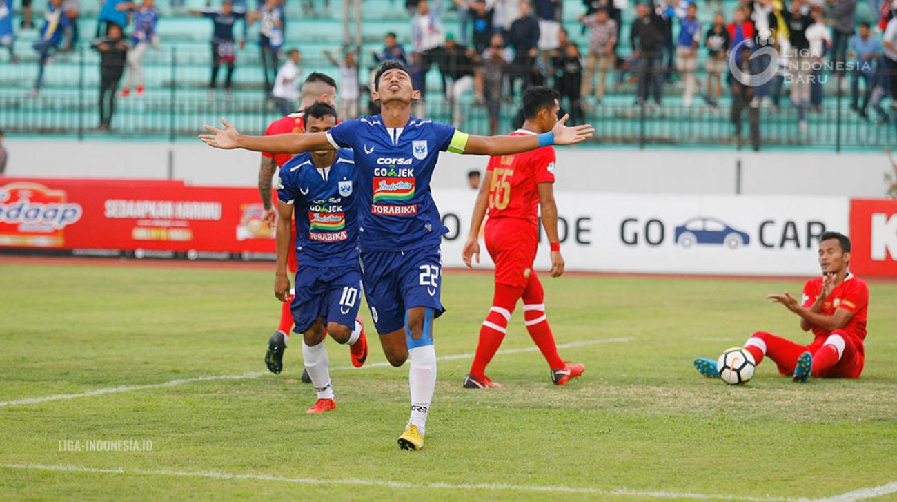striker-psis-semarang-hari-nur-yulianto-rayakan-gol_20181013_205415.jpg