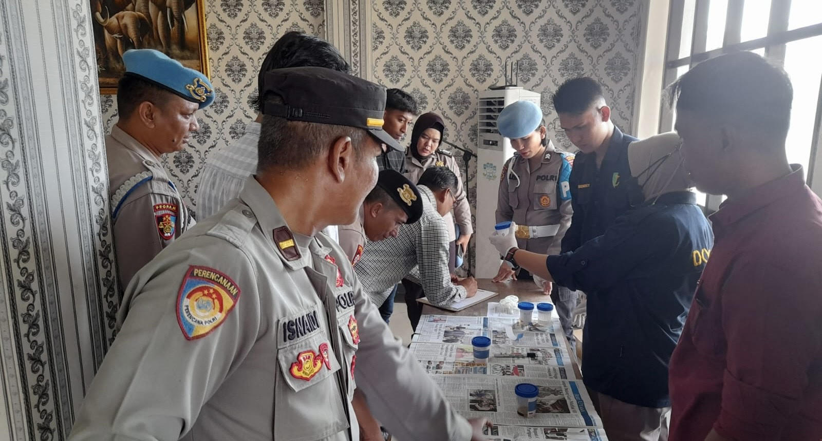 Antisipasi Personel Polresta Palangkaraya Terpapar Narkoba, Dilakukan Tes Urine 11 Anggota