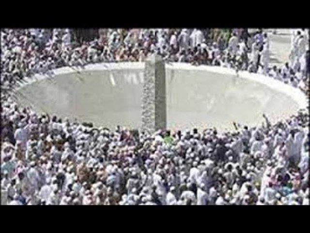 tribun-kalteng-melontar-jumrah_20170818_205641.jpg