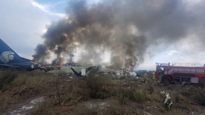 tribun-kalteng-pesawat-jatuh-dan-terbakar_20180801_134759.jpg
