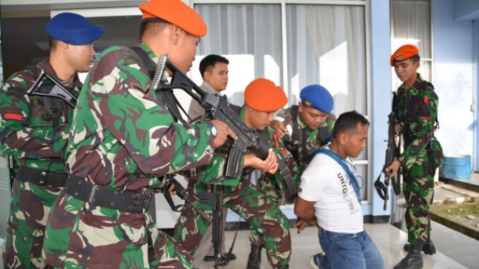 tribun-kalteng-simulasi-tni-au_20170729_121050.jpg