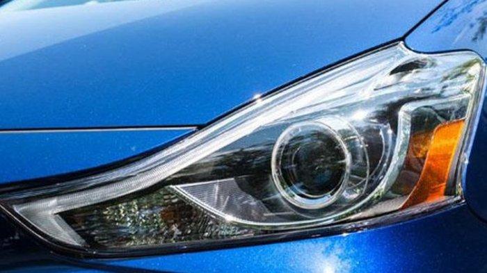 tribunkaltengcom-kaca-lampu-mobil.jpg