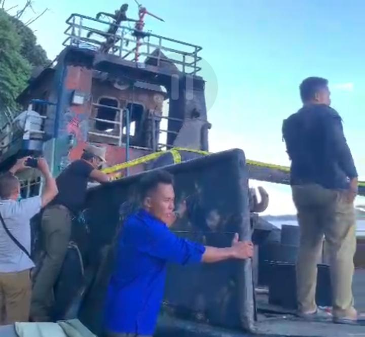 Ungkap Penyebab Kebakaran TB Surya 03 dan Kapal Setia Baru 05, Polda Kalteng Fokus Cari 5 ABK Kabur