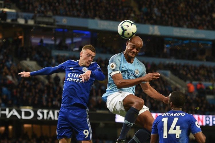 vincent-kompany-jamie-vardy-manchester-city-vs-leicester-city.jpg