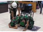 2-Anggota-TNI-AD-sidang.jpg