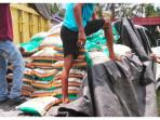 Distribusi-bantuan-pada-warga-terdampak-banjir-10-September-2025.jpg