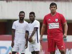 Foto-Pelatih-Persipura-Alfredo-Vera.jpg