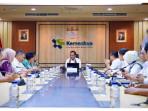 Menteri-Koperasi-RI_Ferry-Juliantono_Kobar.jpg