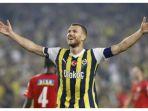 Penyerang-Fenerbahce-Edin-Dzeko.jpg
