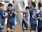 jepang-merayakan-gol-takehiro-tomiyasu-16-ke-gawang-arab-saudi.jpg