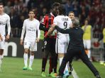 mario-balotelli-terlibat-friksi-dengan-edinson-cavani-saat-nice-menjamu-paris_20170501_062303.jpg