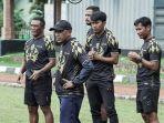 pelatih-rans-cilegon-fc-rahmad-darmawan-coach-rd.jpg