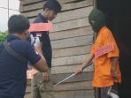 rekonstruksi-pembunuhan-pemulung-di-jekanraya-palangkaraya_20170129_144352.jpg