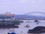 tongkang-tabrak-jembatan-mahakam.jpg