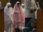 tribun-kalteng-itikaf-di-masjid_20170619_121502.jpg