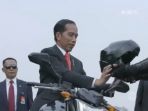 tribun-kalteng-jokowi-naik-moge_20180820_123416.jpg