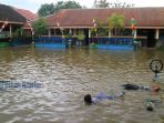 tribun-kalteng-sekolah-banjir_20170814_145239.jpg