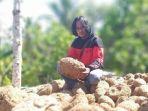 tribunkaltengcom-paidi-berangkatkan-umroh-orang-sekampung.jpg