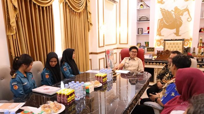 Wabup Terima Audiensi Duta Pelajar Sadar Hukum Kukar 2025 dan Putri Muslimah Nusantara