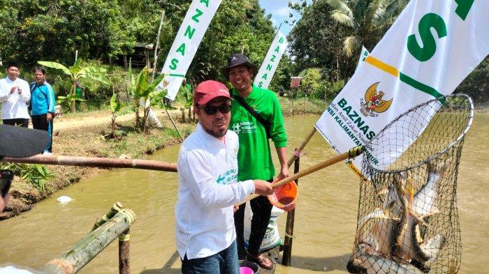 Baznas Kaltim Sebar 60 Ribu Bibit Ikan Patin untuk Kelompok Tani Desa Sukadamai di Muara Badak Kukar