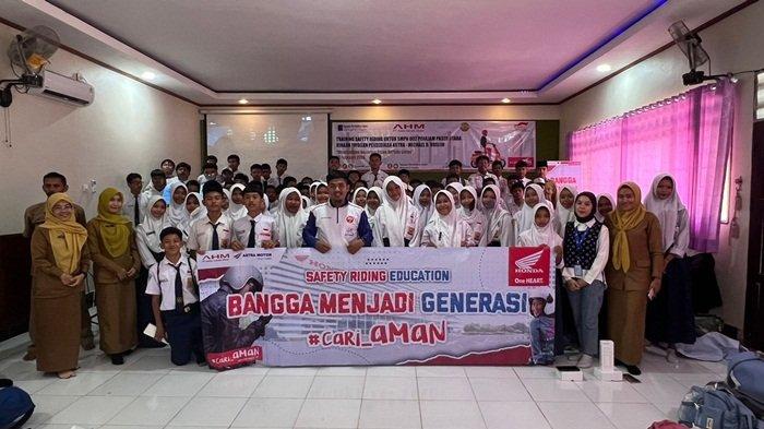 Astra Motor Kaltim 1 Berikan Edukasi Safety Riding di SMP Negeri 2 Sepaku