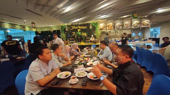 Blue Sky Hotel Balikpapan Hadirkan Kambing Guling Impor, Menu Buka Puasa dengan Harga Terjangkau