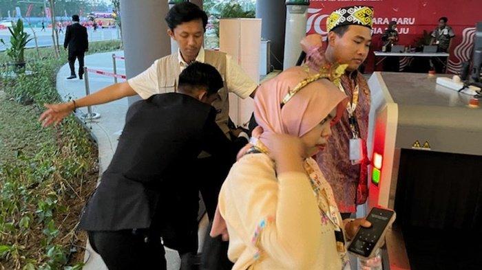 FOTO-FOTO: Diperiksa Ketat, Para Undangan Upacara HUT RI Perdana di IKN Wajib Lewati Sensor X-Ray - 20240817_pemeriksaan-peserta-upacara-di-IKN-2.jpg