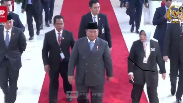SIDANG TAHUNAN MPR - Presiden RI Prabowo Subianto menegaskan, pemerintahan yang dipimpinnya saat ini akan melakukan perbaikan terhadap masalah pendidikan yang ada di Indonesia. Prabowo tiba di Gedung Nusantara, Kompleks Parlemen Senayan, Jakarta, Jumat pagi (15/8/2025) (istimewa).
