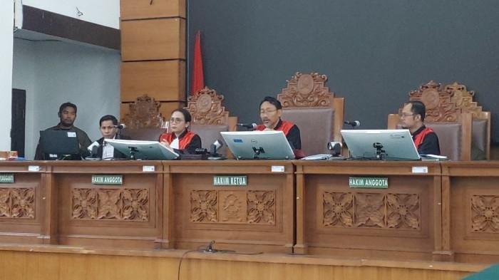 SIDANG PK SILFESTER MATUTINA - Ketua Majelis Hakim I Ketut Darpawan memutuskan untuk menggugurkan peninjauan kembali (PK) yang diajukan Silfester Matutina atas kasus pencemaran nama baik eks Wakil Presiden RI Jusuf Kalla, Rabu (27/8/2025). Digugurkannya PK itu karena Hakim menilai Alasan Silfester tidak jelas dan menganggap dia tidak bersungguh-sungguh dalam mengajukan PK. (Tribunnews.com/Fahmi Ramadhan)