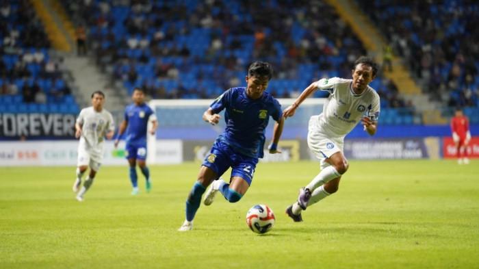 COMEBACK BERUANG MADU - Persiba Balikpapan berhasil meraih kemenangan perdana di Pegadaian Championship 2025/2026. Berlaga di Stadion Batakan Balikpapan, Persiba mampu mengandaskan perlawanan Persipal FC dengan skor 3-2, Minggu (21/9/2025). (MO Persiba)